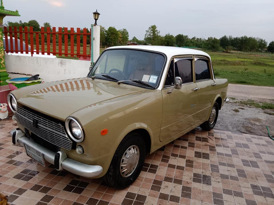 รถ โบราณ Fiat110 R