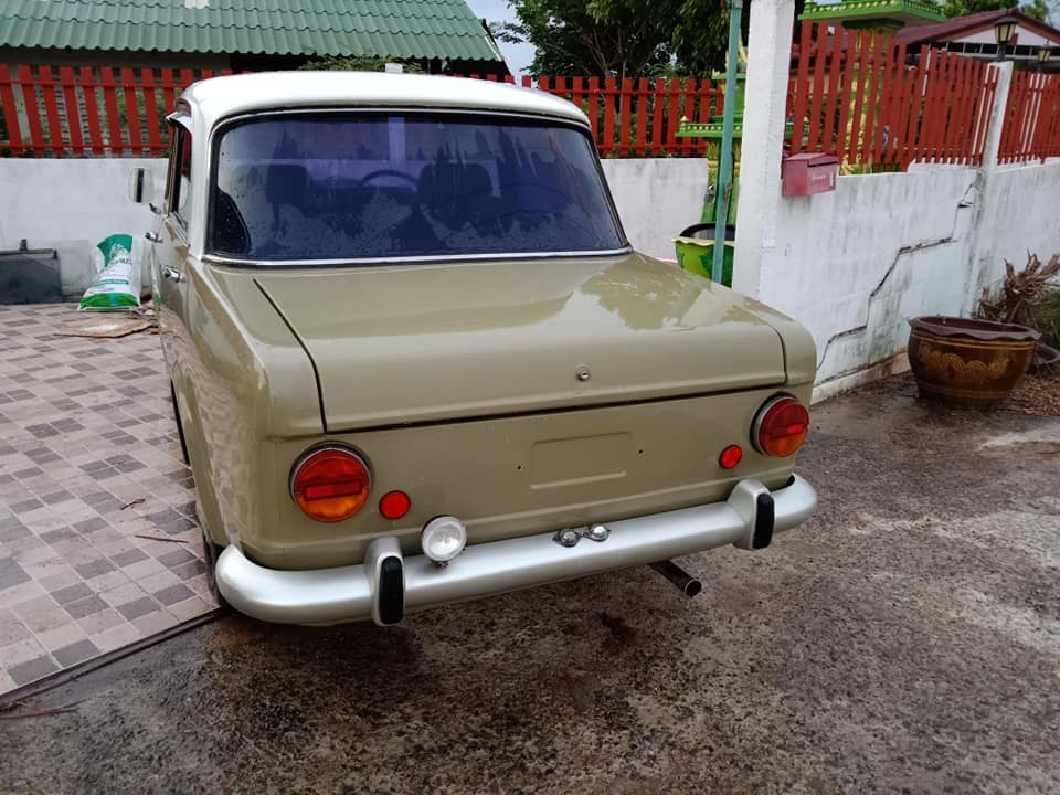 รถ โบราณ Fiat110 R