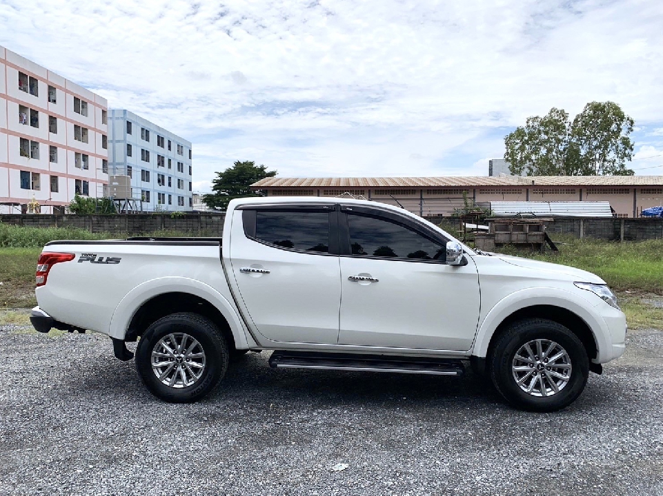 Mitsubishi New Triton Double Cab 2.4 GLS Plus​ Mivec​ เกียร์ธรรมดา​ ปี2016