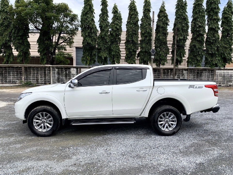 Mitsubishi New Triton Double Cab 2.4 GLS Plus​ Mivec​ เกียร์ธรรมดา​ ปี2016
