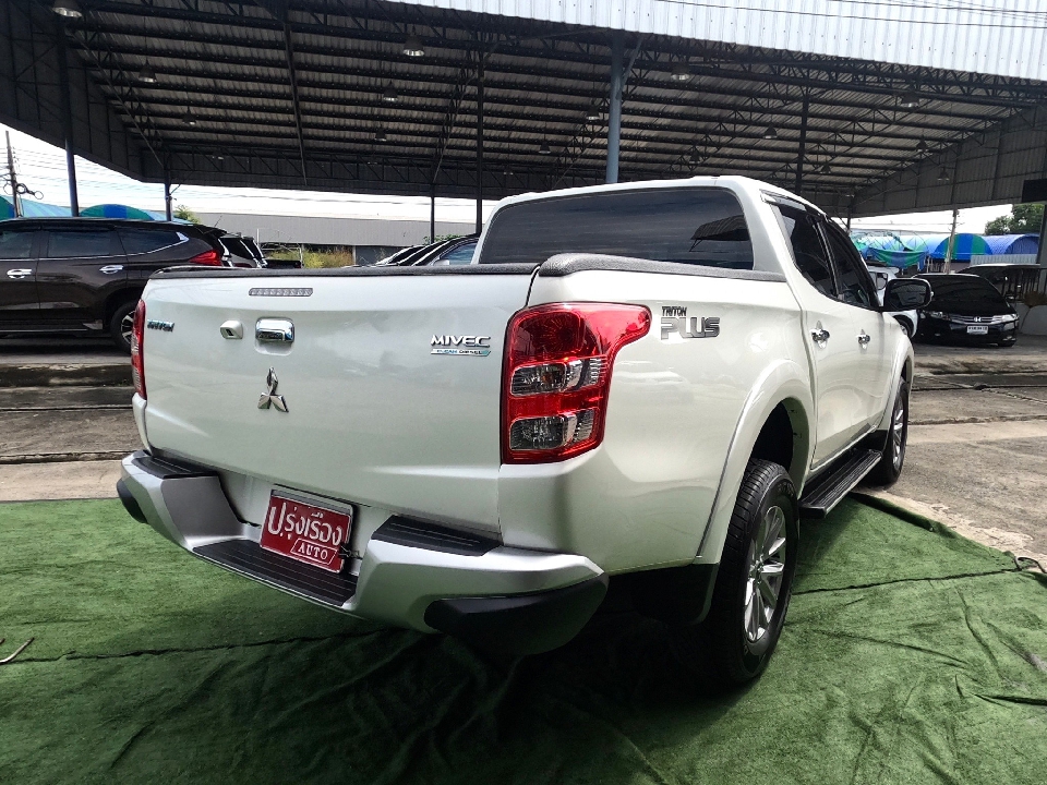 Mitsubishi New Triton Double Cab 2.4 GLS Plus​ Mivec​ เกียร์ธรรมดา​ ปี2016