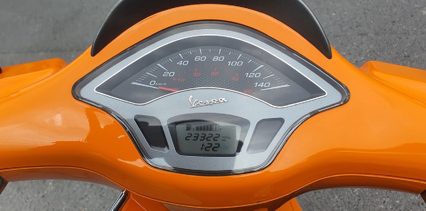 Vespa Sprint 125 3Vie  ปี2014 สภาพเดิมๆทั้งคัน สภาพเอี่ยมๆเลยครับและ-ไม่ล้มไม่ชน-บางเดิมทั้งคัน
