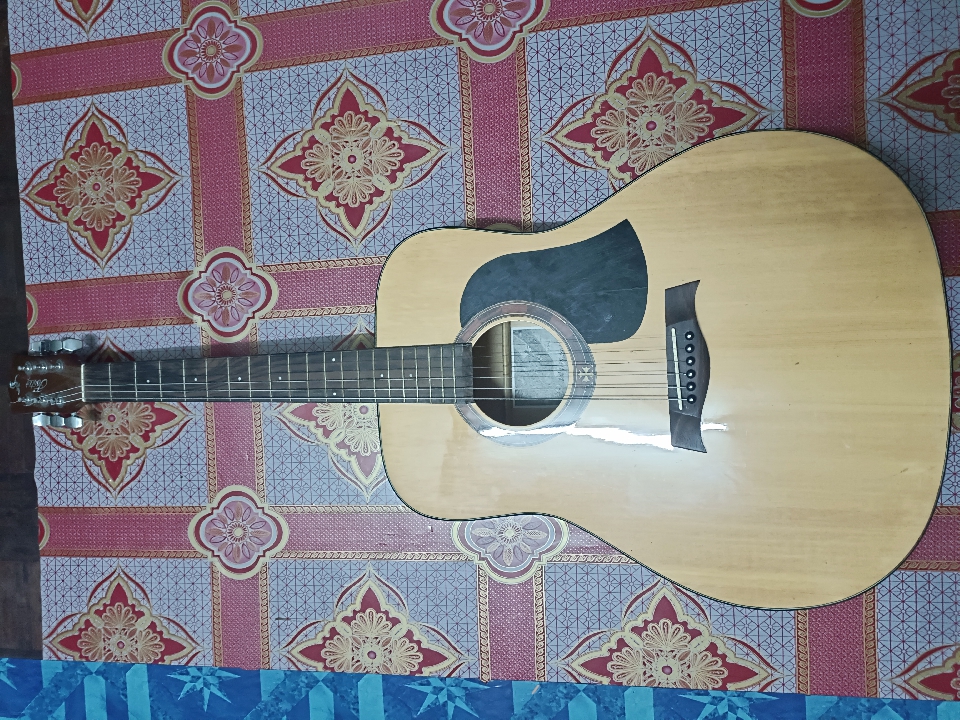 กีต้าโปร่งมือ2Fontis700nพร้อมกระเป๋าและสมุดเพลง