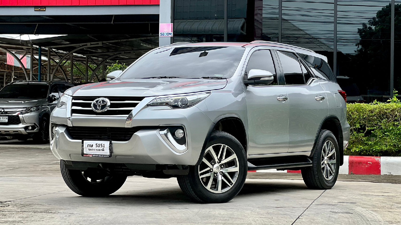 2016 TOYOTA FORTUNER 2.4V 2WD AT  เลขไมล์ 158,855   เช็คระยะศูนย์ฯต่อเนื่อง 