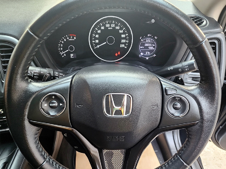 HONDA HRV 1.8 E MNC ปี18จด19 สีดำ มือเดียว