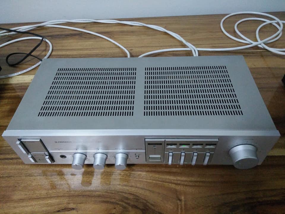 INTEGRATED PIONEER A-20 Made In Japan 220V. สภาพเดิมๆ สวยสมบูรณ์ ใช้ได้ดี ฟังเพลงเสียงดีมาก