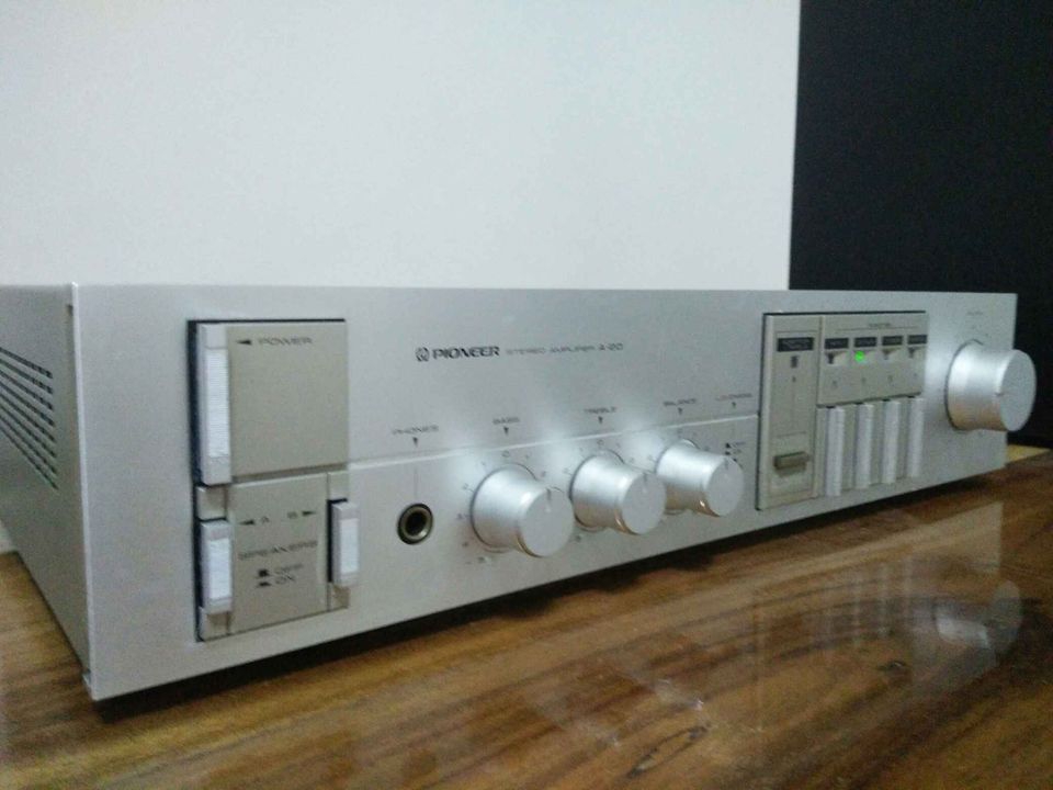 INTEGRATED PIONEER A-20 Made In Japan 220V. สภาพเดิมๆ สวยสมบูรณ์ ใช้ได้ดี ฟังเพลงเสียงดีมาก