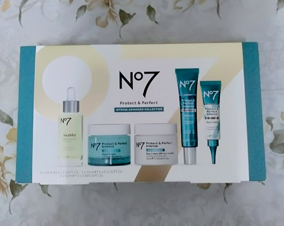 No.7 ชุดเครื่องสำอาง