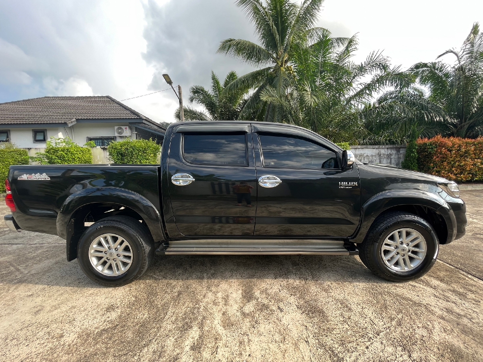 TOYOTA VIGO CHAMP 2.5 E VN TURBO CAB AT ปี 2013