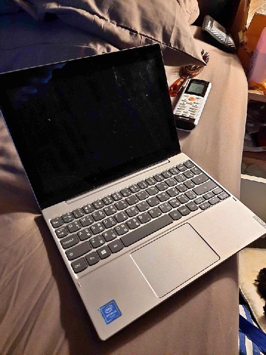 ส่งต่อ โน้ตบุ้ค สภาพดี lenovo Windows 10 ถอดจอแยกแทบเลตได้ ใช้ทำงาน , เล่นเกม , ดูหนัง , ฟังเพลง