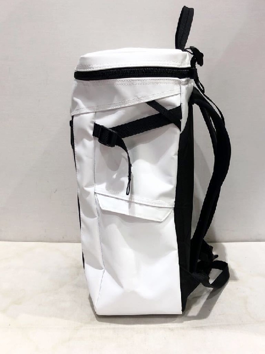 กระเป๋าเป้  The North Face White