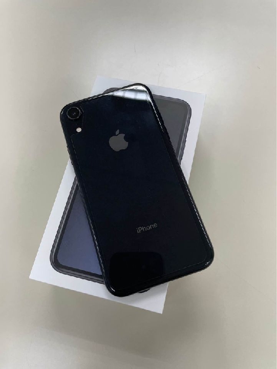 iPhone XR black 128GB