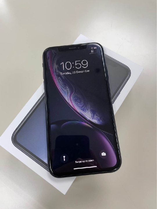 iPhone XR black 128GB