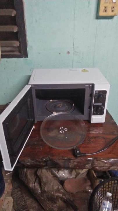 เตาอบไมโครเวฟ Toshiba ER-SM20(W)TH TOSHIBA(โตชิบา)  สภาพ85% ราคา600รวมส่งครับ