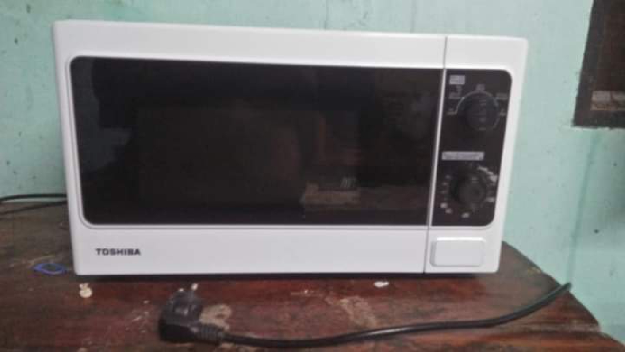 เตาอบไมโครเวฟ Toshiba ER-SM20(W)TH TOSHIBA(โตชิบา)  สภาพ85% ราคา600รวมส่งครับ