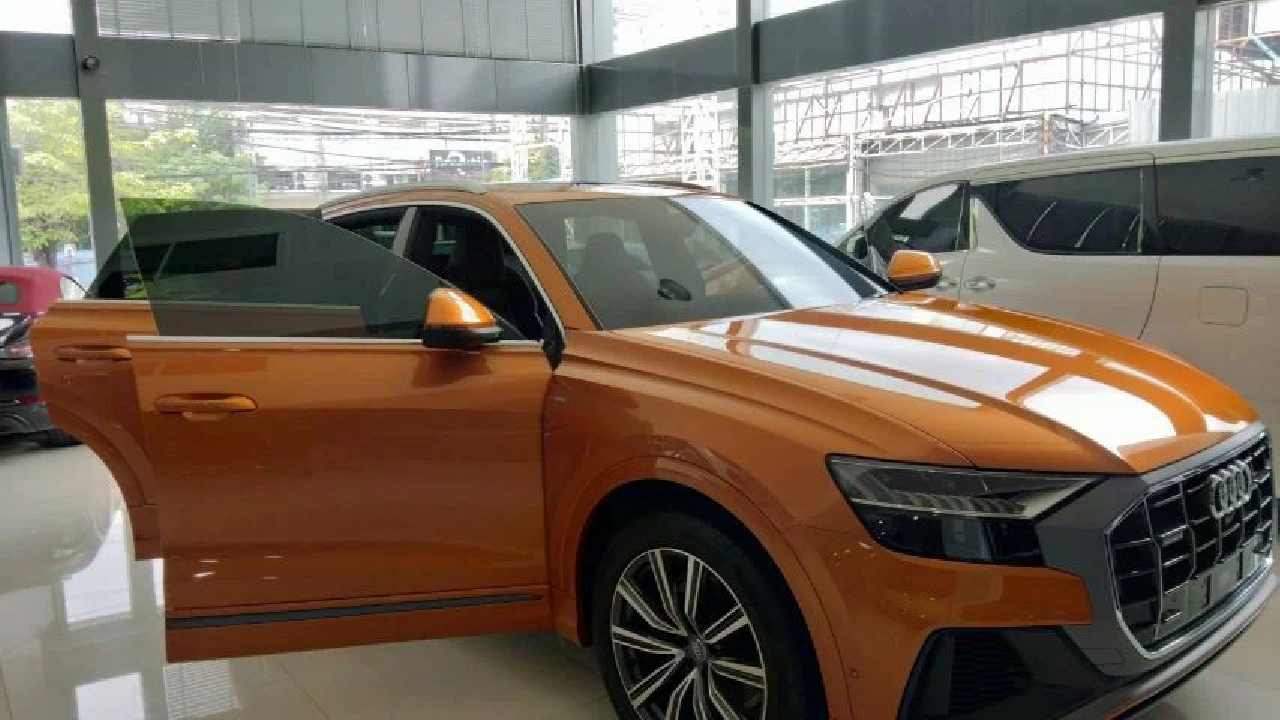 รถ audi Q8