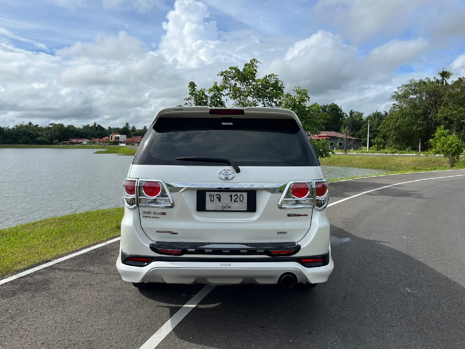 TOYOTA FORTUNER 3.0 TRD Sportivo 4WD AT ปี 2012