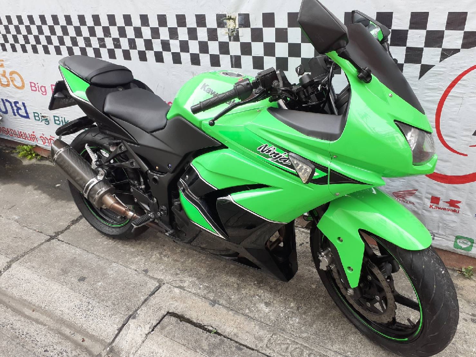 ขาย/แลก/เทิร์น Ninja250r ตัวโฉมแรก ธ.ค.53 สีเขียวสีเดิมๆ รถสวยใช้น้อยมาก ป้ายกทม.ใช้แค่ในกทม.