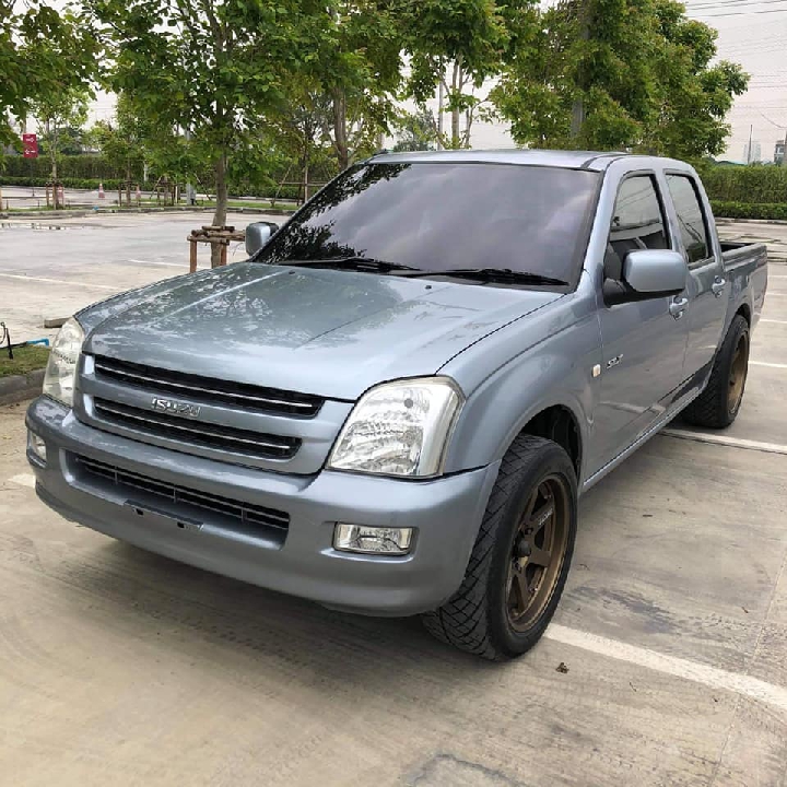 รถ ISUZU 4ประตู 3.0 di TURBO ปี2003