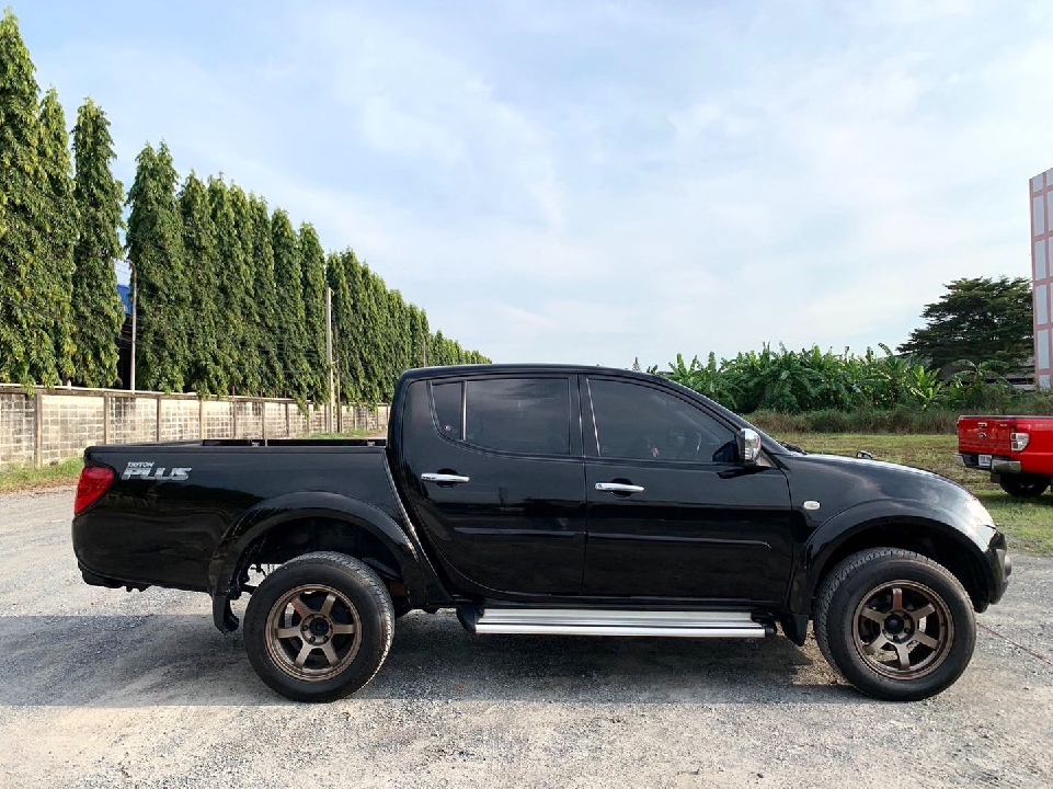 Mitsubishi Triton Double Cab 2.4 GLS Plus เกียร์ธรรมดา ปี2012