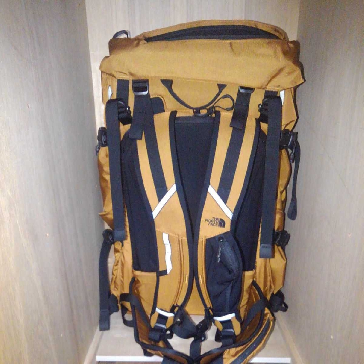 กระเป๋าสะพาย Chugatch THE NORTH FACE 45