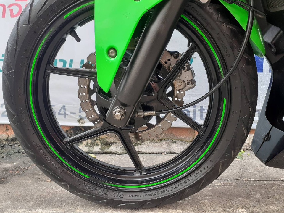 ขาย/แลก/เทิร์น Ninja250r ตัวโฉมแรก ธ.ค.53 สีเขียวสีเดิมๆ รถสวยใช้น้อยมาก ป้ายกทม.ใช้แค่ในกทม.