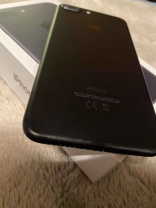 7plus black 32gb. TH