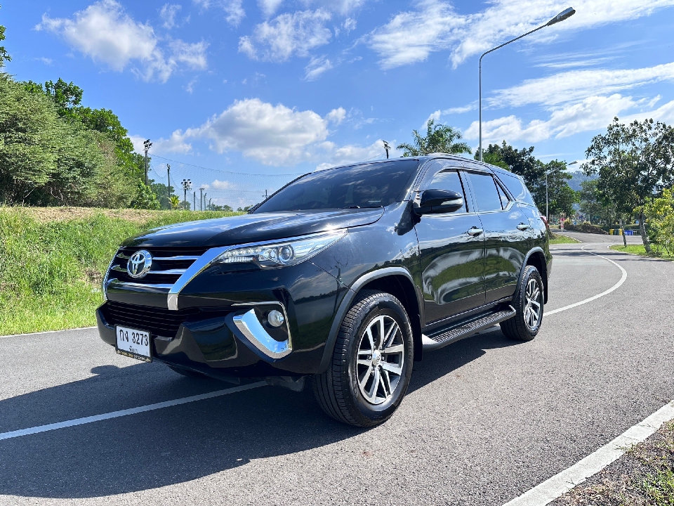 TOYOTA FORTUNER  2.8 V 2WD AT  2016