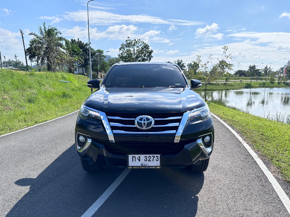 TOYOTA FORTUNER  2.8 V 2WD AT  2016