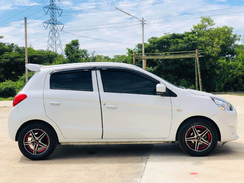 MITSUBISHI MIRAGE 1.2 Eco  ปี 2013 ตัวประหยัดน้ำมัน เกียร์ธรรมดา รุ่น 5ประตู