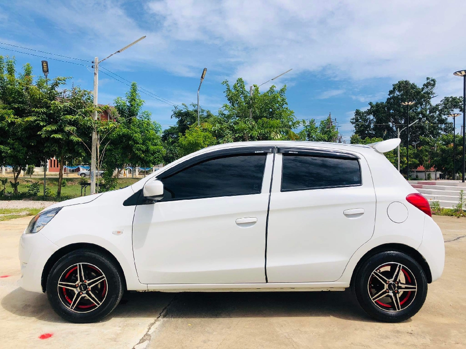 MITSUBISHI MIRAGE 1.2 Eco  ปี 2013 ตัวประหยัดน้ำมัน เกียร์ธรรมดา รุ่น 5ประตู