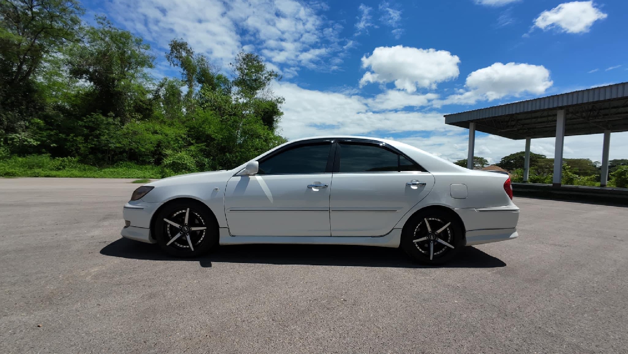 รถหรูอดีตราคาหลักล้าน รถออกห้างโตโยต้าลำปาง ต้องคันนี้ โตโยต้า คัมรี่ Toyota Camry
