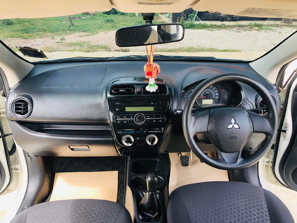 MITSUBISHI MIRAGE 1.2 Eco  ปี 2013 ตัวประหยัดน้ำมัน เกียร์ธรรมดา รุ่น 5ประตู
