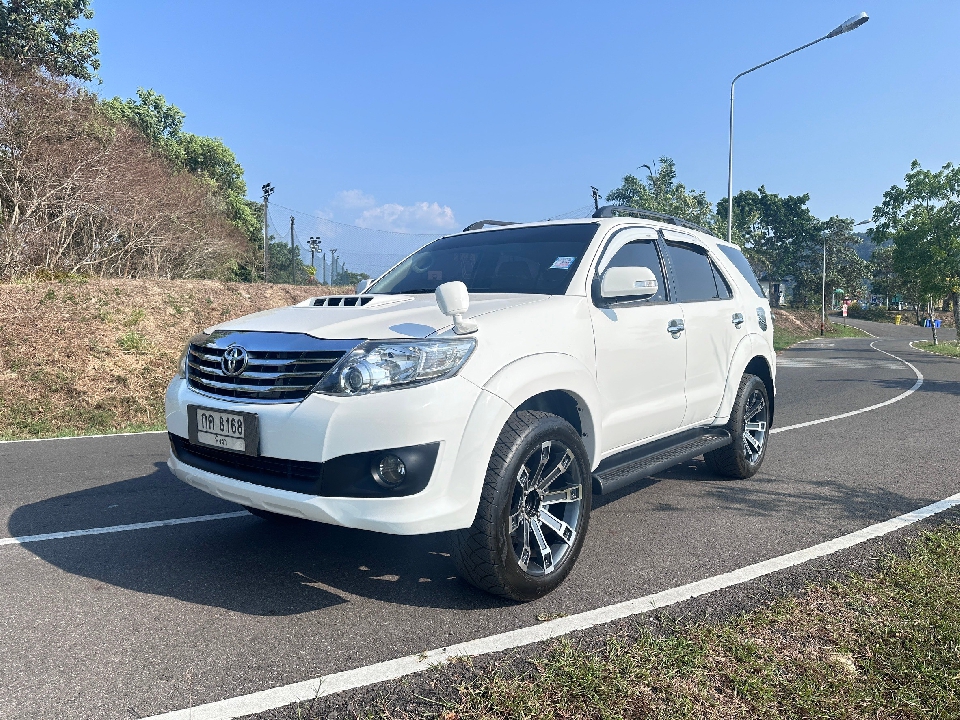 TOYOTA FORTUNER  2.5 G MT ปี 2012