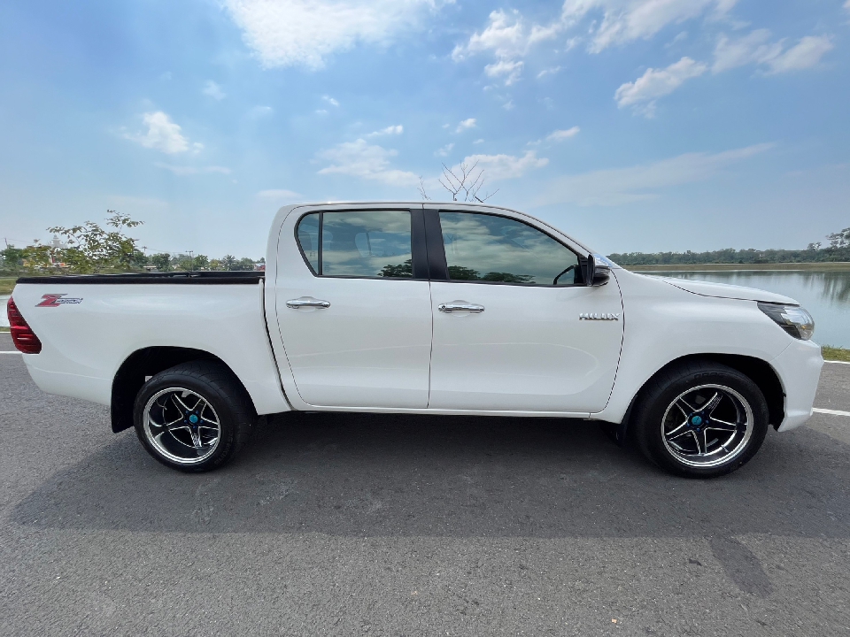 TOYOTA HILUX REVO 2.4 J PLUS DOUBLE CAB AT 2019