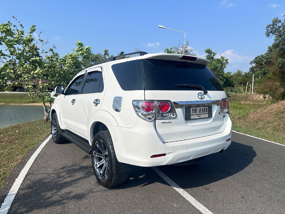 TOYOTA FORTUNER  2.5 G MT ปี 2012