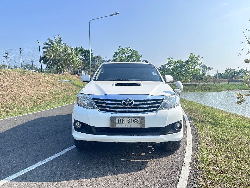 TOYOTA FORTUNER  2.5 G MT ปี 2012