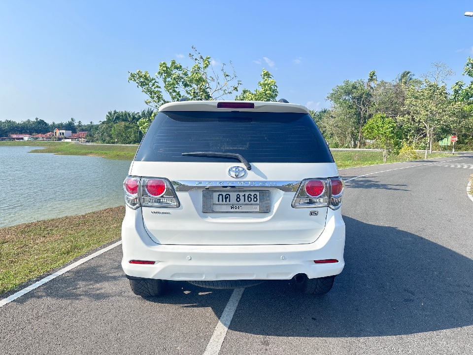 TOYOTA FORTUNER  2.5 G MT ปี 2012