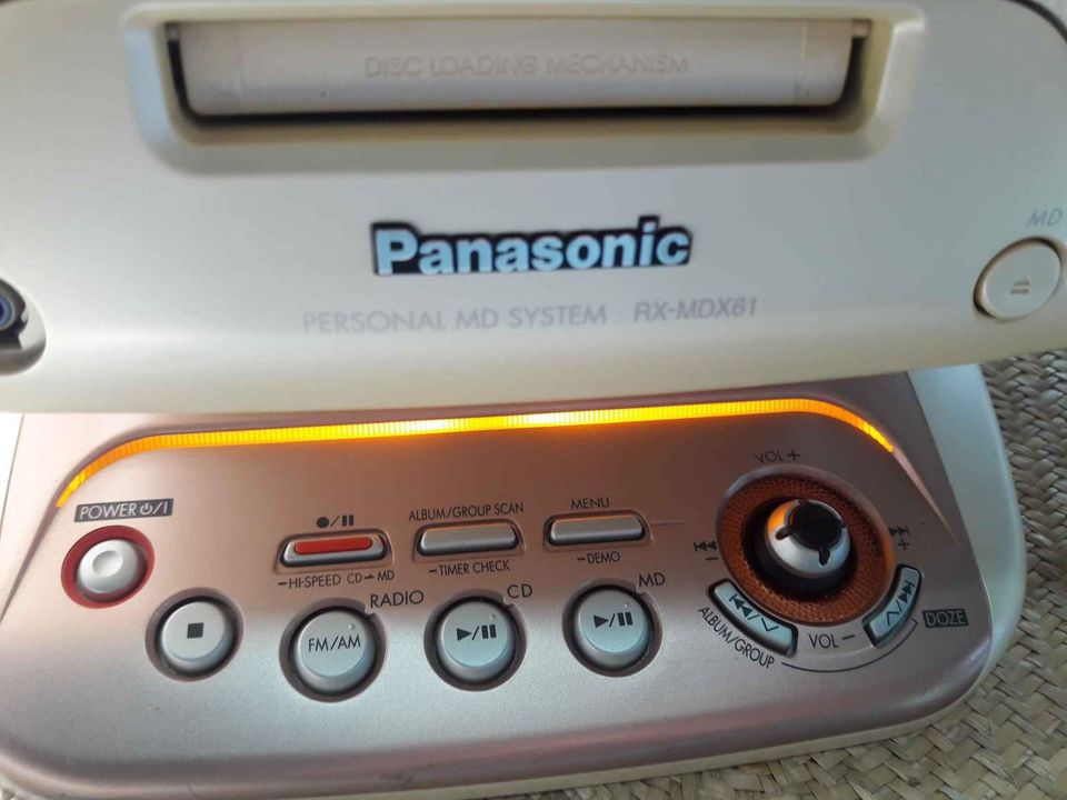 PANASONIC PORTABLE CD ..MP3.. MD MINI COMPO หน้าปรับก้ม เงย..เครื่องยาว15"