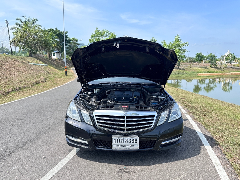 BENZ E-CLASS  E250 1.8 CGI โฉม W212 AT 2013