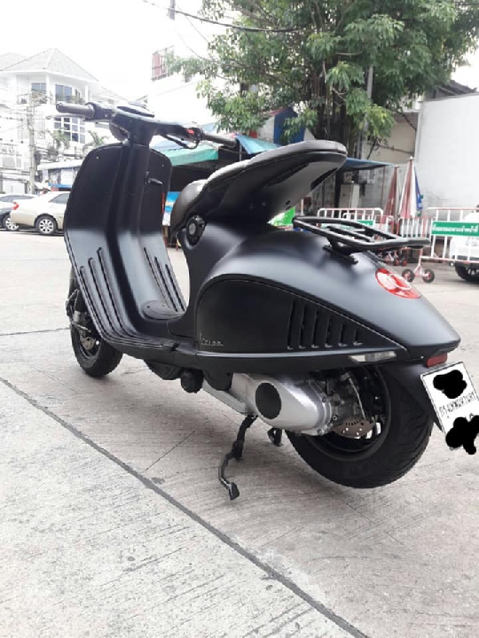 Vespa 946