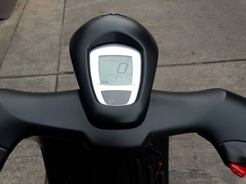 Vespa 946
