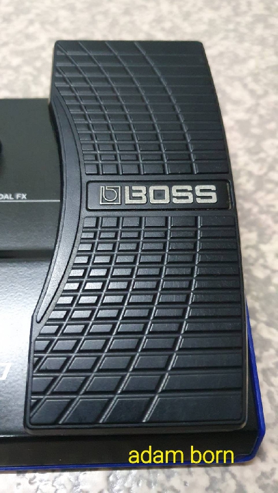*ขายครับผม! Boss GT1 สภาพดี ใช้งานได้ปรกติ มีadapter และกล่องคุ่ตัวให้ครับ