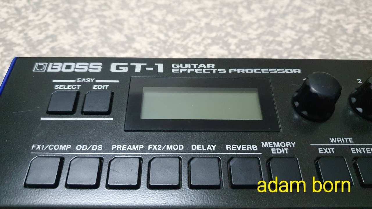*ขายครับผม! Boss GT1 สภาพดี ใช้งานได้ปรกติ มีadapter และกล่องคุ่ตัวให้ครับ