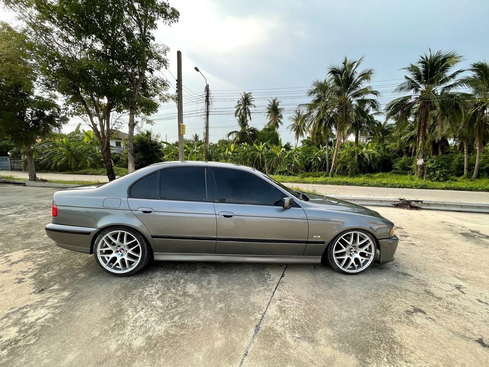 Bmw E39 523i ปี2001