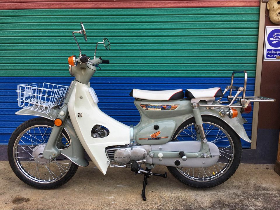 Honda c คลาสสิค วินเทจสไตล์