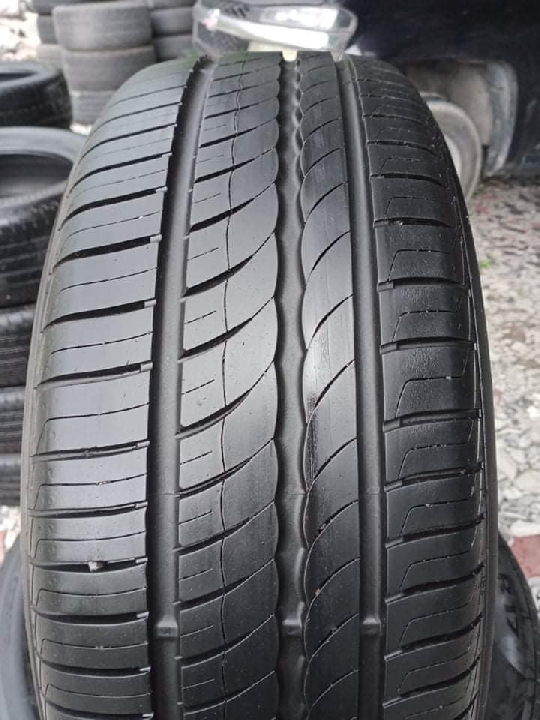 Pirelli 215/55/17 ปี 20