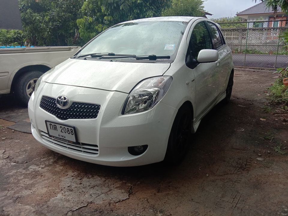 toyota yaris E ปี 51