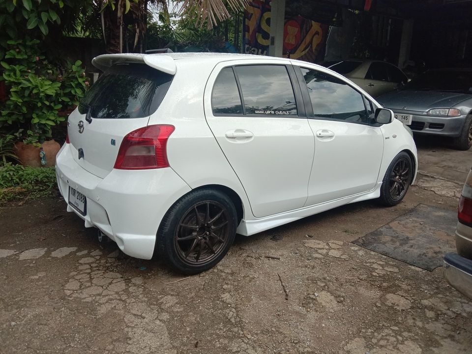 toyota yaris E ปี 51