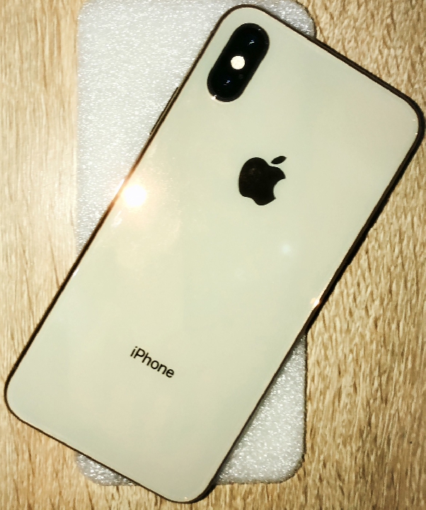 Apple iPhone XS Gold กล้องชัด เครื่องสวย แบตจุเยอะ ใช้งานได้ปกติ ต่างจังหวัดสั่งผ่านแอฟShopee